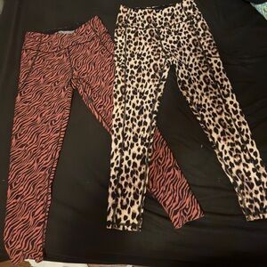 2 PAIRS VICTORIAS SECRET MEDIUM LEGGINGS TIGER CHEETAH PRINT